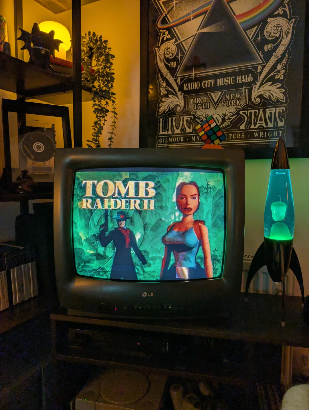 bought-my-first-crt-since-i-was-a-kid-my-god-this-is-cool-v0-nyrap4iltsjh1.webp