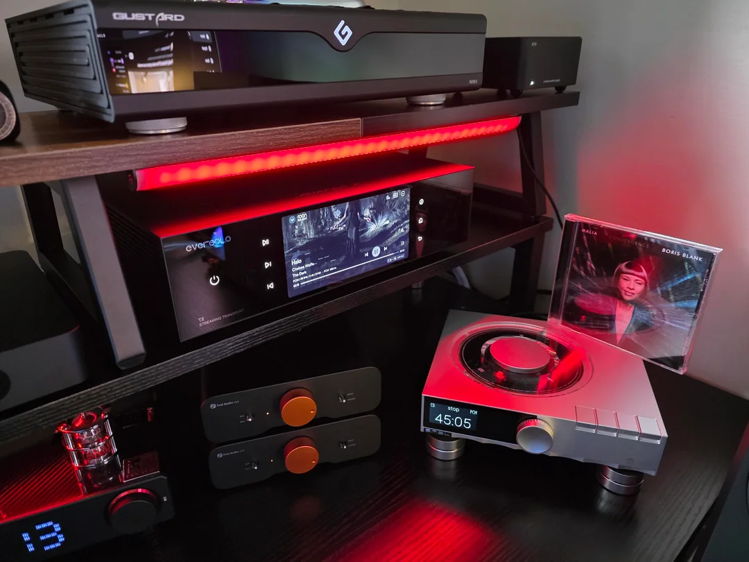 mb-air-m5-desktop-mega-setup-v0-juwdo47mr5lh1.webp