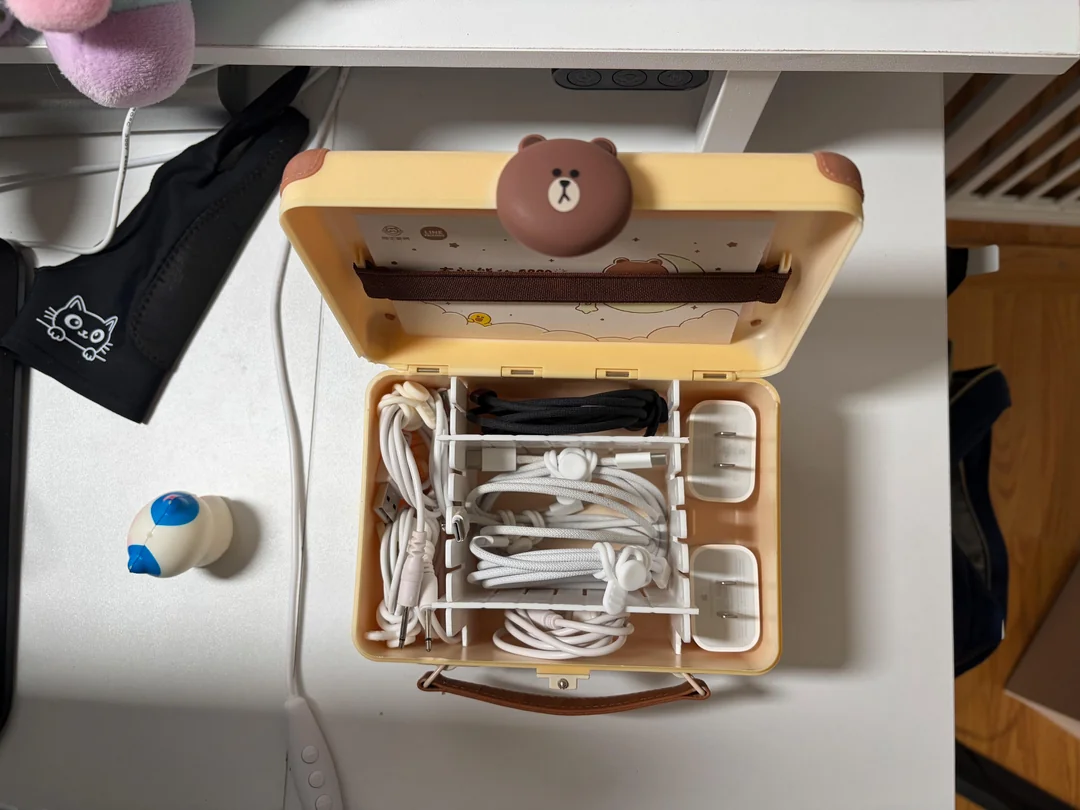 comic-artist-setup-v0-tyvczbykirkh1.webp