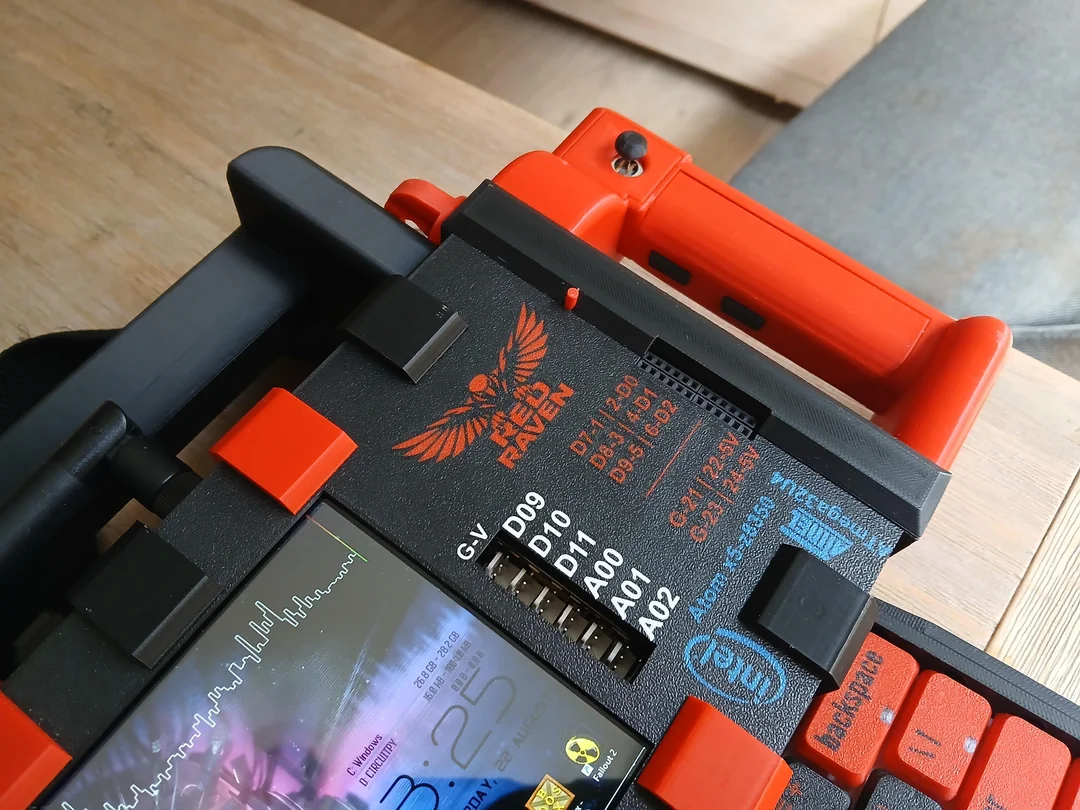 my-red-raven-cyberdeck-v0-jxootidhgalh1.webp
