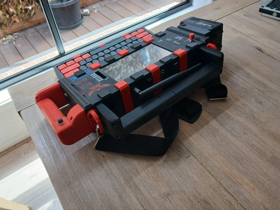 my-red-raven-cyberdeck-v0-v8q4822hgalh1.webp