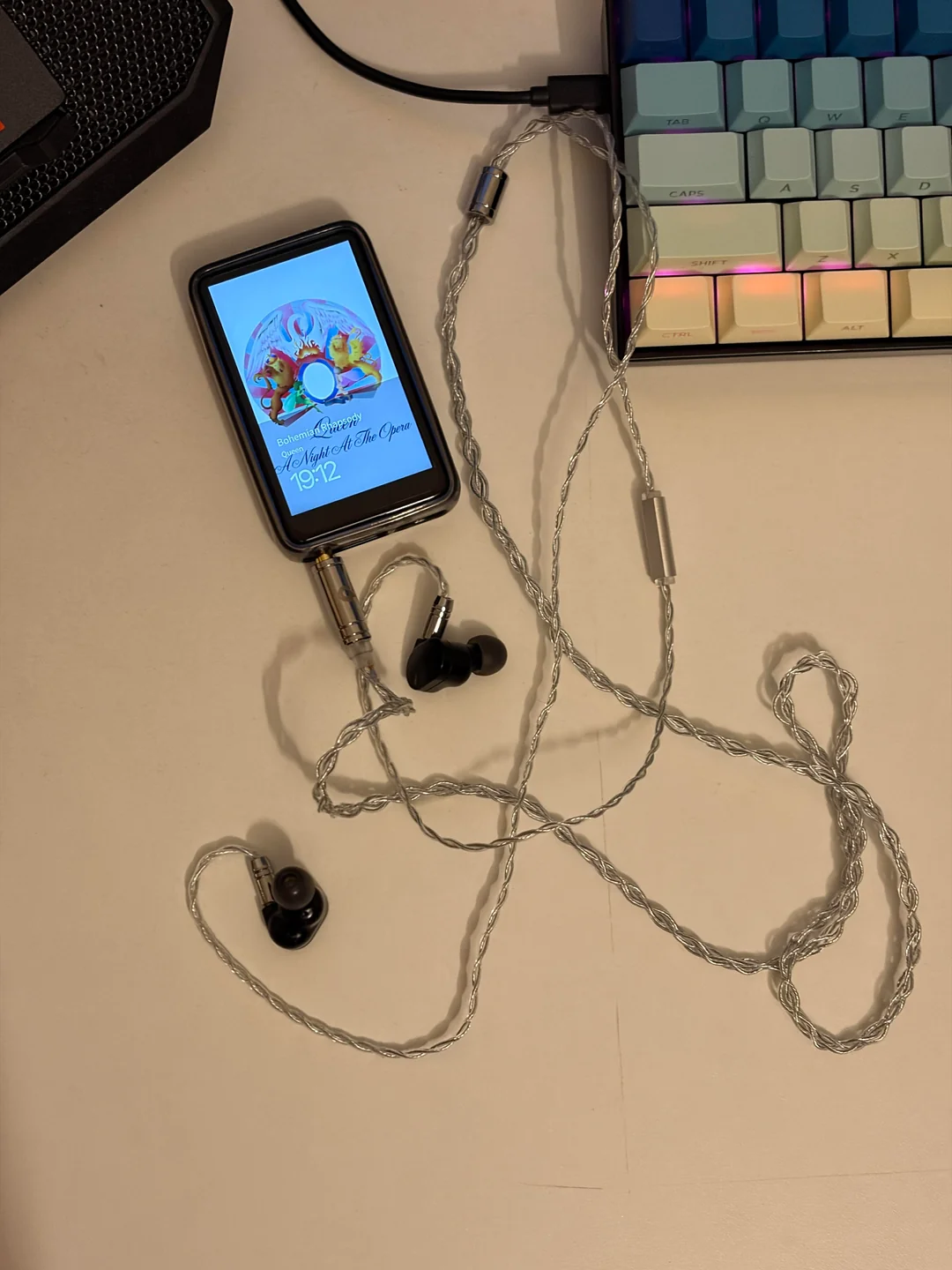 my-first-dedicated-dap-hiby-r1-with-the-moondrop-chu-ii-v0-16j7env7f4mh1.webp