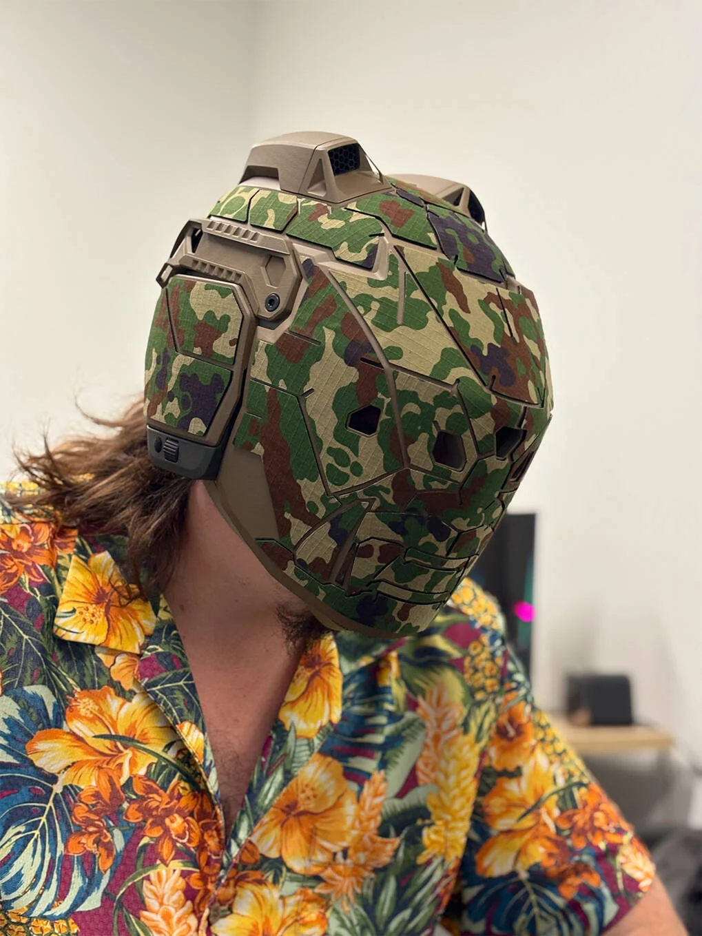 consumer-vs-military-xr-helmet-design-v0-z8da79ljvqlh1.webp