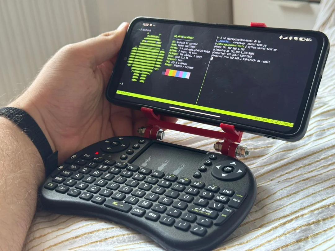 the-usual-android-cyberdeck-but-different-no-external-v0-ot1rrt91camh1.webp