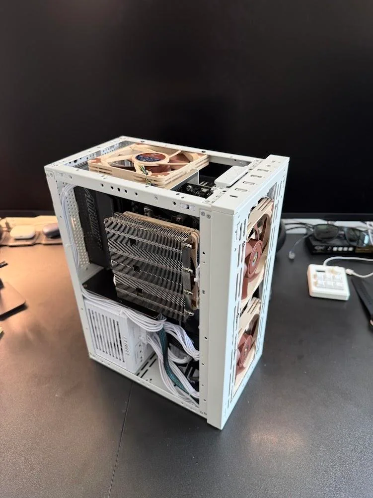 ssupd-meshroom-s-v2-atx-mobo-dual-5060ti-v0-valulwvnezmh1.webp