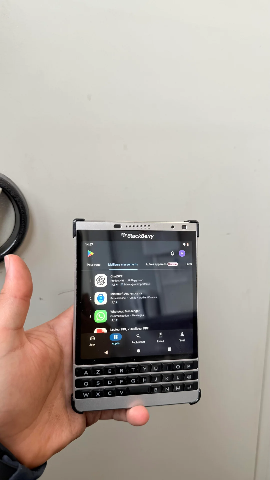 blackberry-passport-android-v0-39w00wmq73ph1.webp