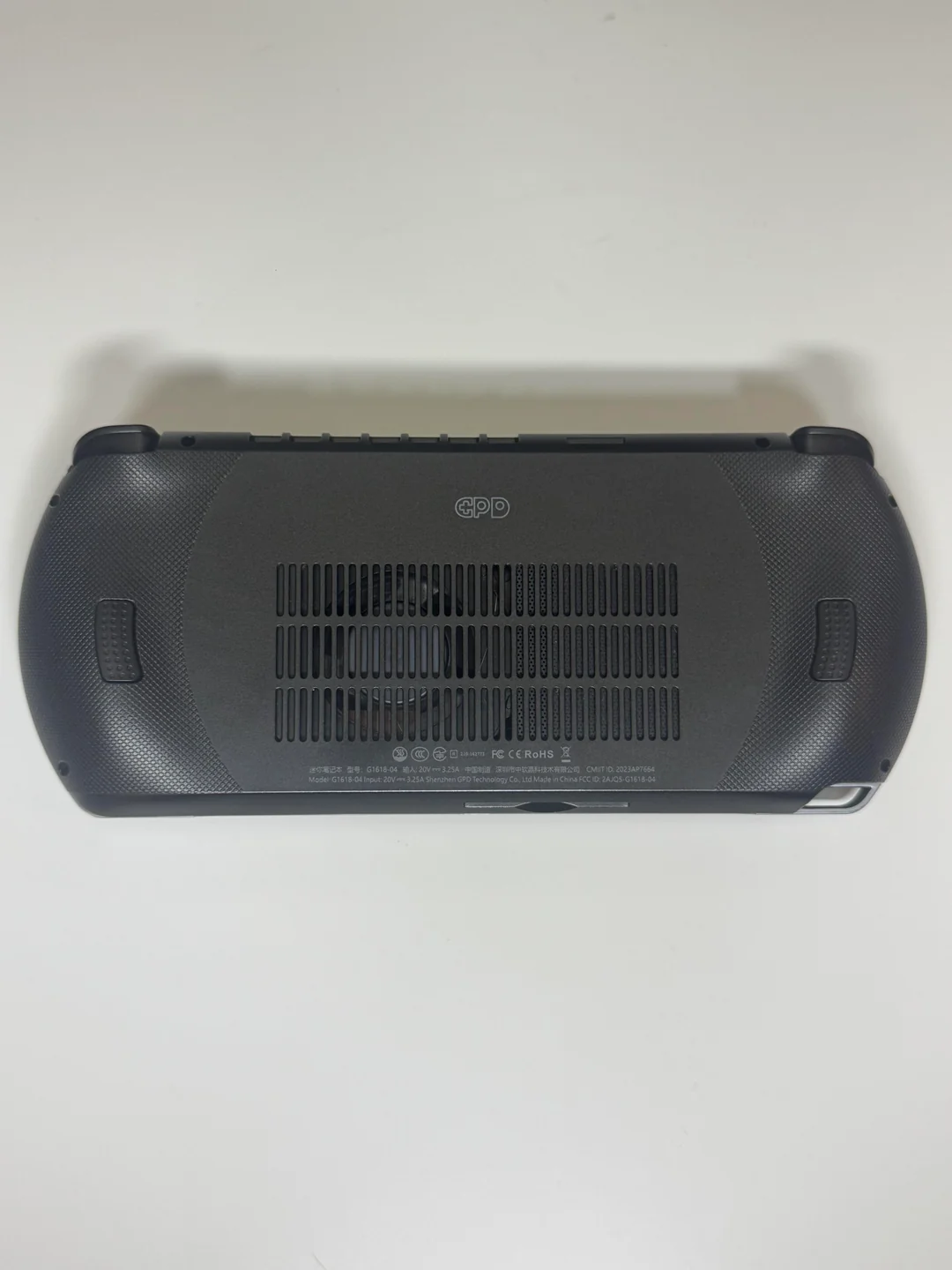 selling-gpd-win-4-8840u-32gb-ram-1tb-ssd-v0-zln759drbyoh1.webp
