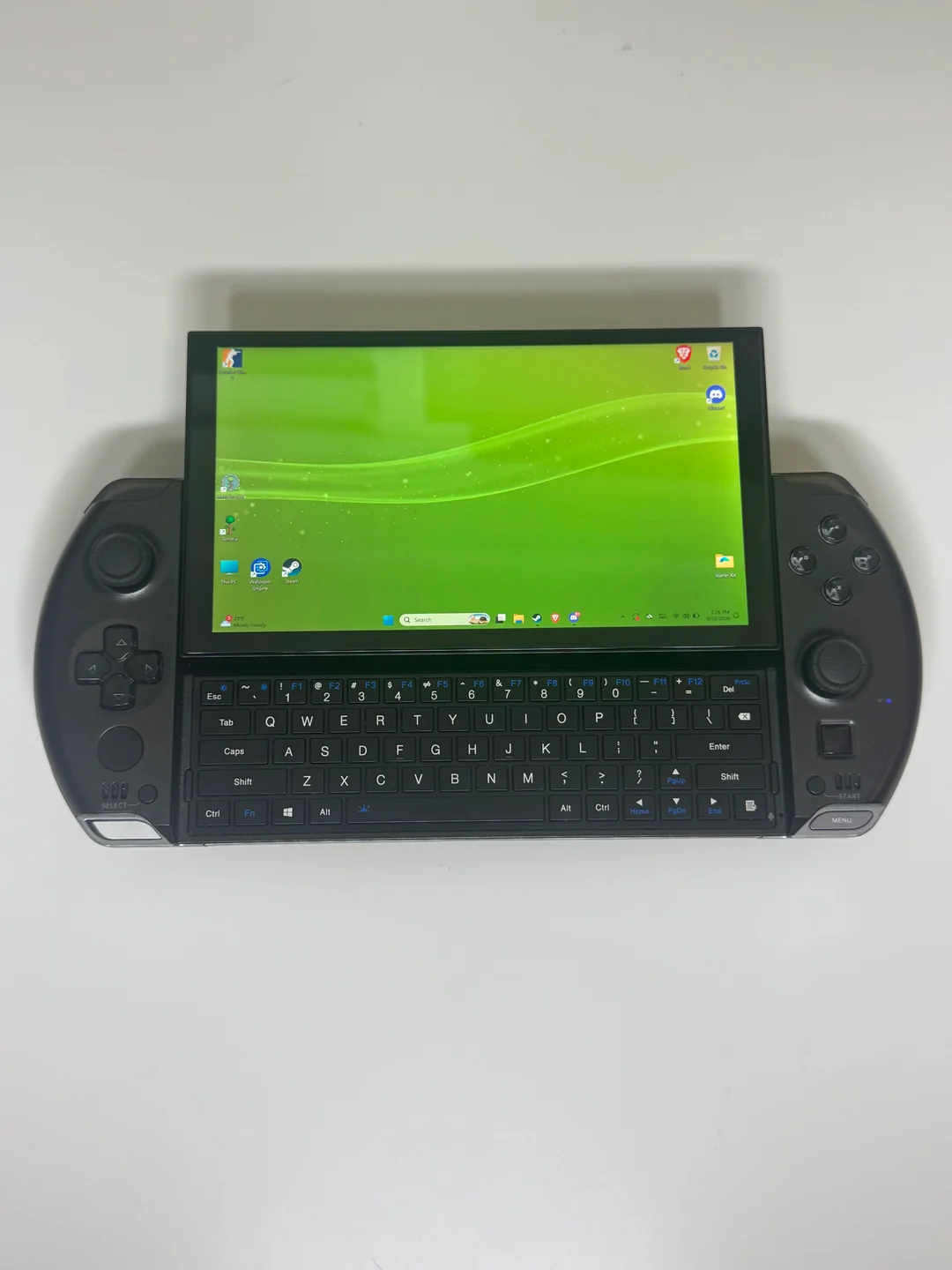 selling-gpd-win-4-8840u-32gb-ram-1tb-ssd-v0-ulsfh0drbyoh1.webp