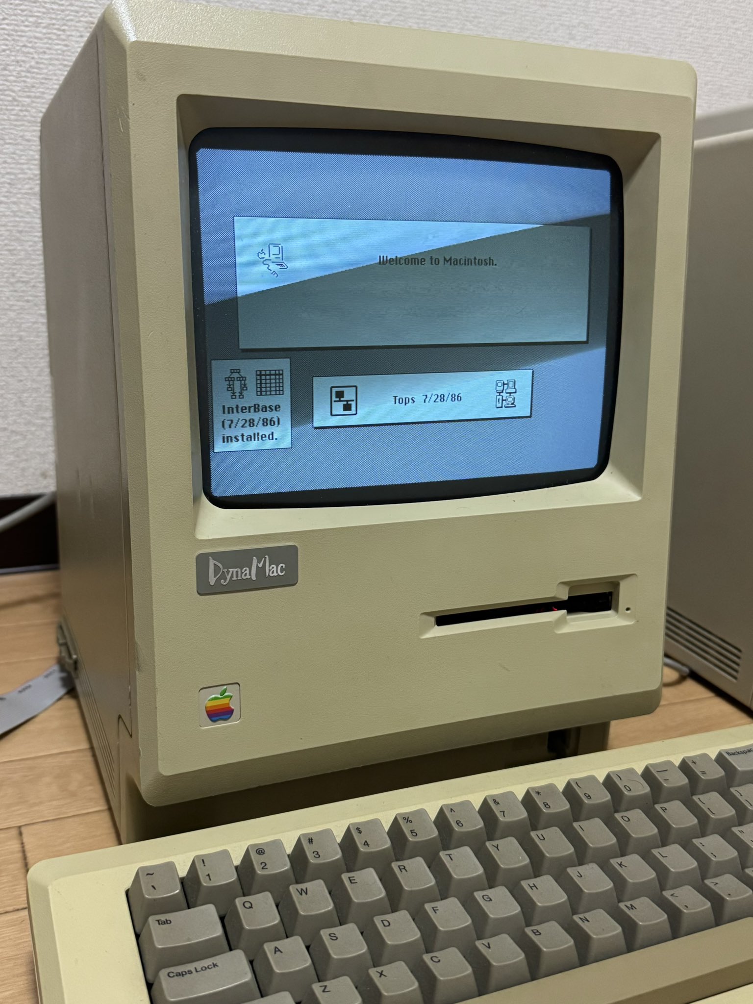 HTlj89xaMAAmauh.jpg