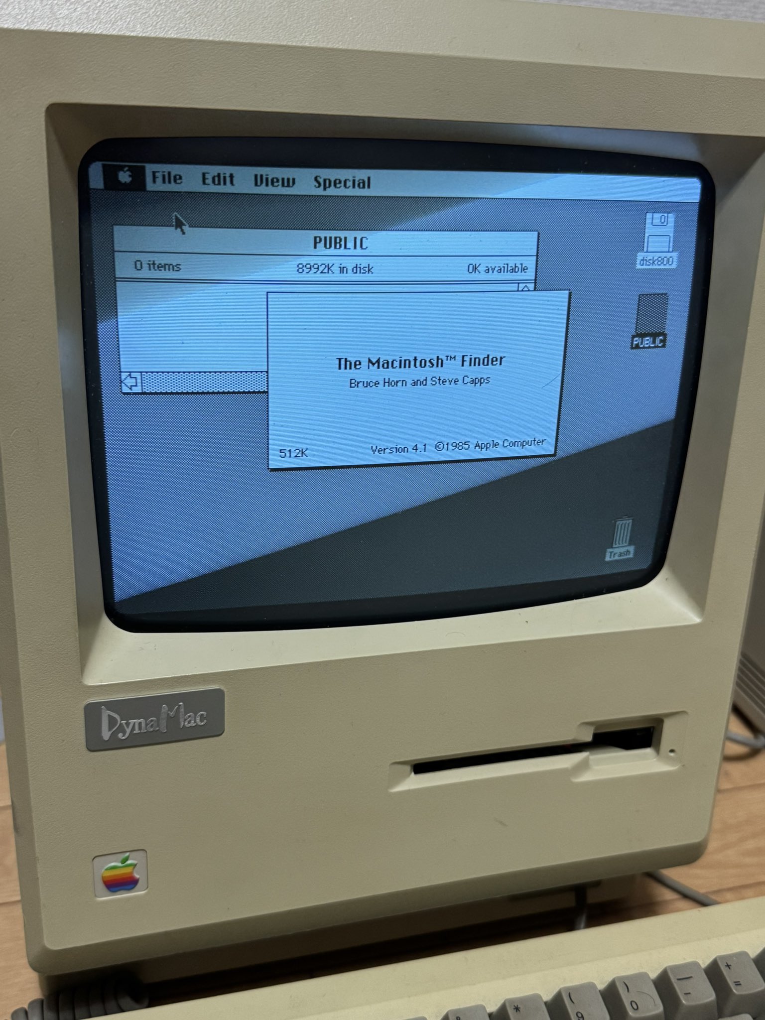 HTlj898bsAAVTFQ.jpg