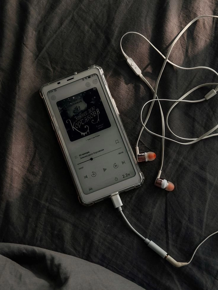 Wired precision. High-resolution audio.