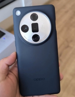 OPPO今年太枢了，Find X7 ultra顶配就送一个这样 的手机壳，远远不如去年findX6Pro