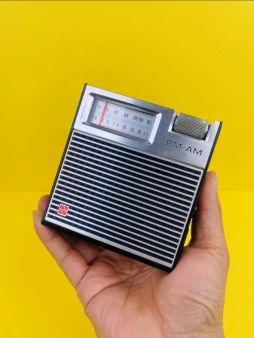 晒好物经典的松下古董收音机RF-620。已完美改频， 收台灵敏，收台多多。