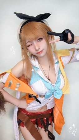 试了一下莱莎～  #碧蓝航线##碧蓝航线莱莎联动# ​​​