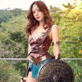 cathrynli lee COS神奇女侠