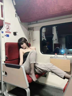 坐上火车去远方 阿朱 ​​​