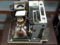 今天决定忙里偷闲，动手改造那台闲置已久的 Macintosh SE 😇