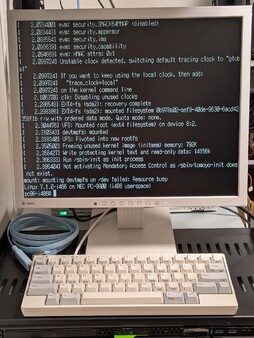 我成功在真实的 PC-9821 Ra43 硬件上启动了 Linux 7.1。
