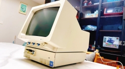 IBM PS/2穿越时空的古董电脑  IBM PS/2电脑，宛如一位绅士般的机械雅俗共赏者