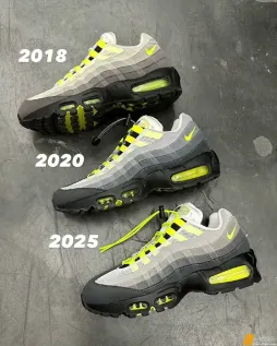 Nike Air Max 95「Neon」  三次复刻的版本对比，今年的Big Bubble气垫变大得还是很明显的[馋嘴] ​