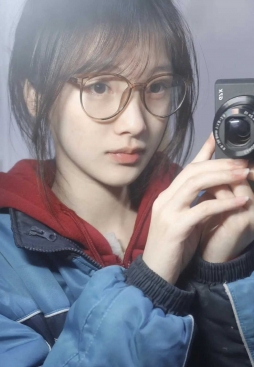 戴眼镜和不戴眼镜，哪样更好看一点？