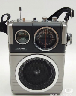 东芝RP-1560收音机 图片欣赏。