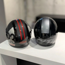 SHOEI两款复古盔的MM93系列  这两款盔都是集舒适性，安全性于一体的头盔。