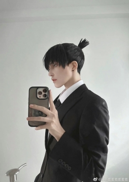 #电锯人# 同一个人的早川秋&电次COS，好帅[哆啦A梦花心]
