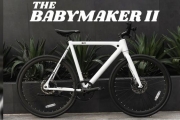 FLX Babymaker II 电动自行车配备 350W 电机，最高时速 40km/h